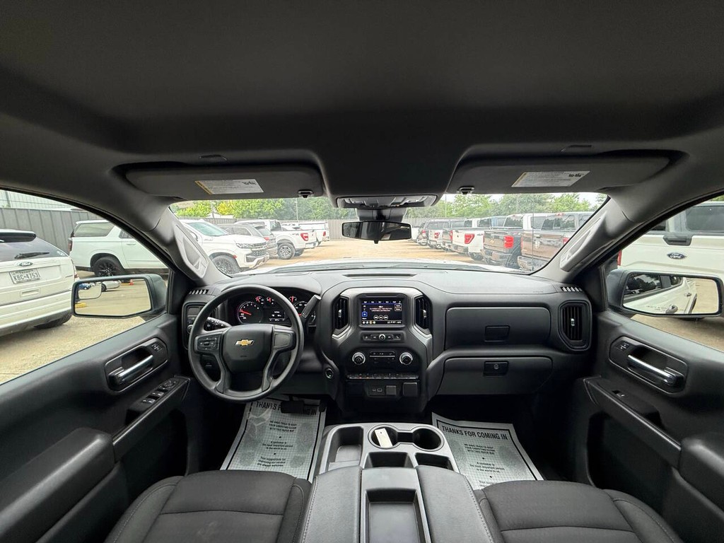 Chevrolet Silverado 1500 Vehicle Full-screen Gallery Image 18
