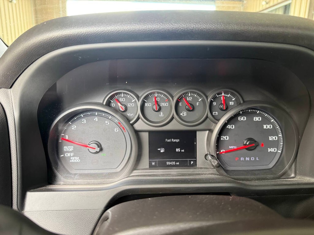Chevrolet Silverado 1500 Vehicle Full-screen Gallery Image 31