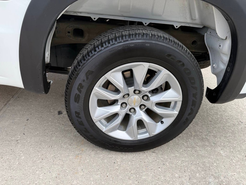 Chevrolet Silverado 1500 Vehicle Full-screen Gallery Image 35