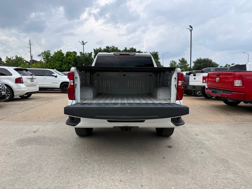 Chevrolet Silverado 1500 Vehicle Full-screen Gallery Image 36