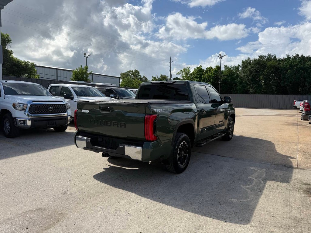 Toyota Tundra 4WD Vehicle Full-screen Gallery Image 05