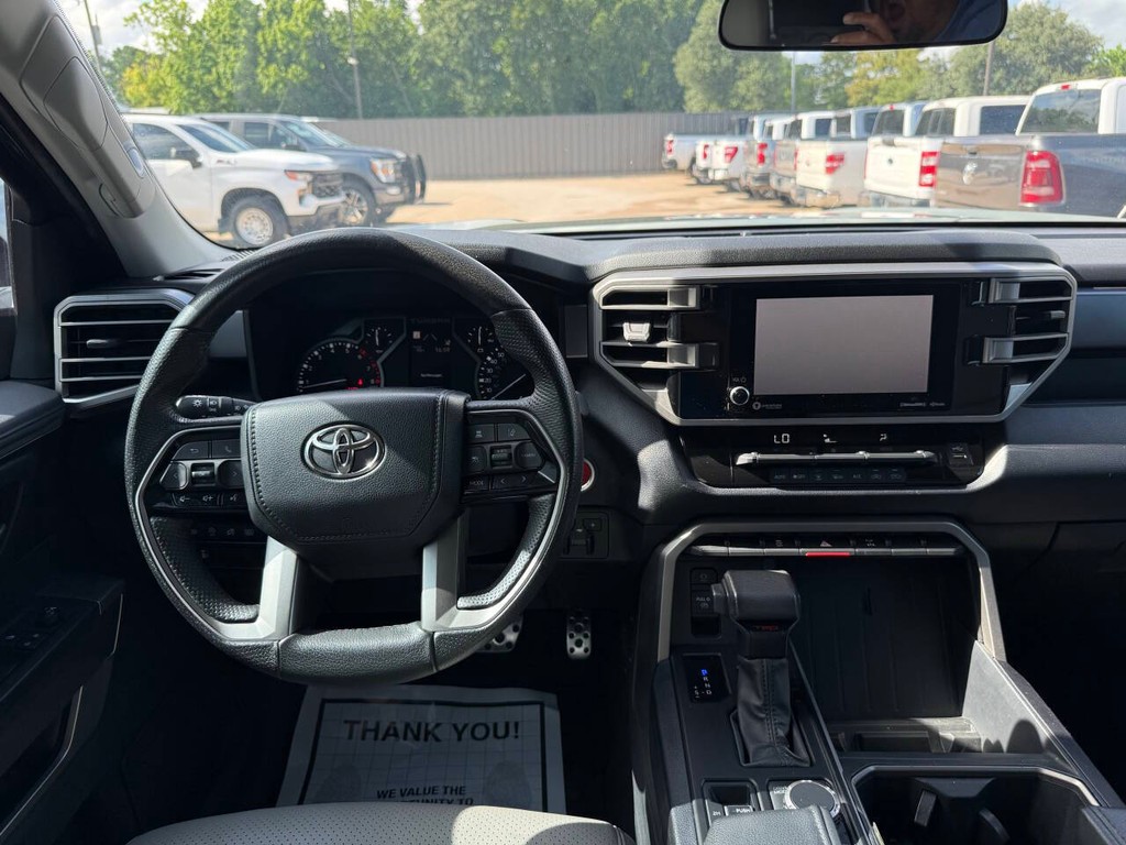 Toyota Tundra 4WD Vehicle Full-screen Gallery Image 19