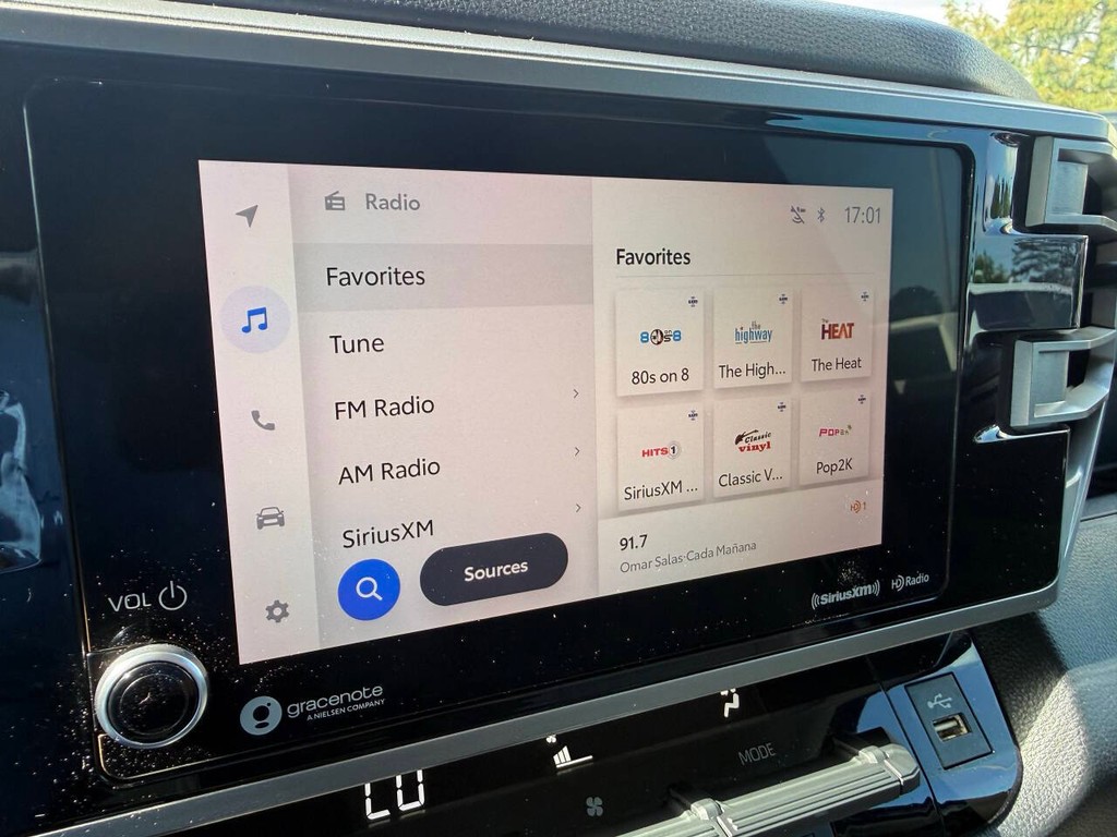 Toyota Tundra 4WD Vehicle Full-screen Gallery Image 25