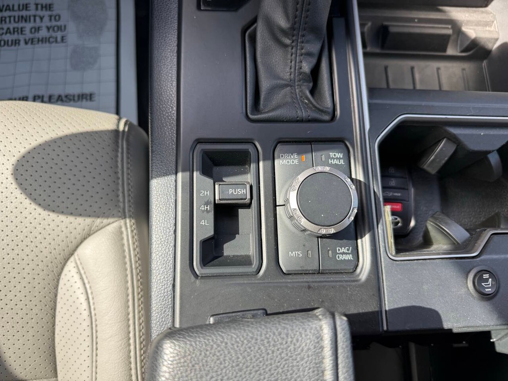 Toyota Tundra 4WD Vehicle Full-screen Gallery Image 29
