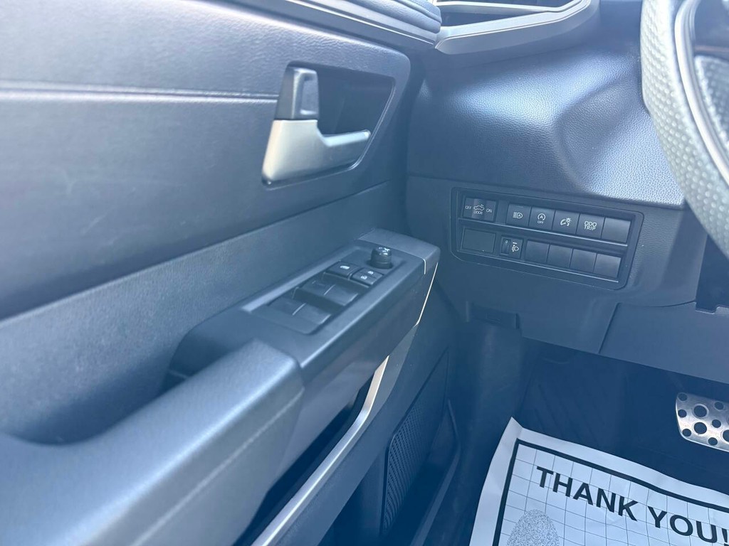 Toyota Tundra 4WD Vehicle Full-screen Gallery Image 31