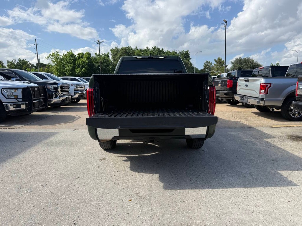 Toyota Tundra 4WD Vehicle Full-screen Gallery Image 39