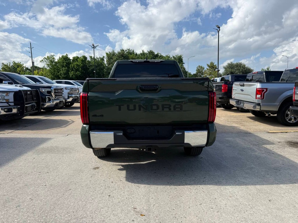 Toyota Tundra 4WD Vehicle Full-screen Gallery Image 40