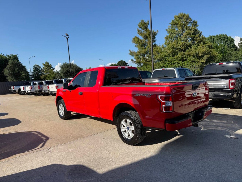 Ford F-150 Vehicle Full-screen Gallery Image 04
