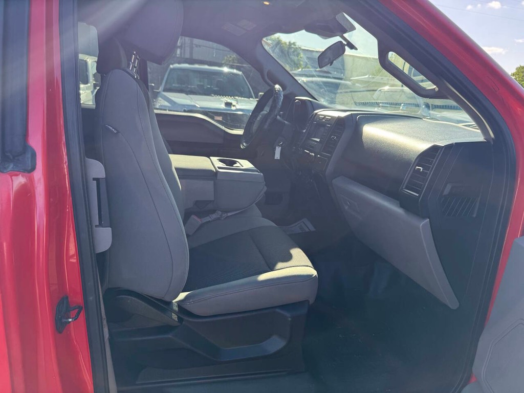 Ford F-150 Vehicle Full-screen Gallery Image 10
