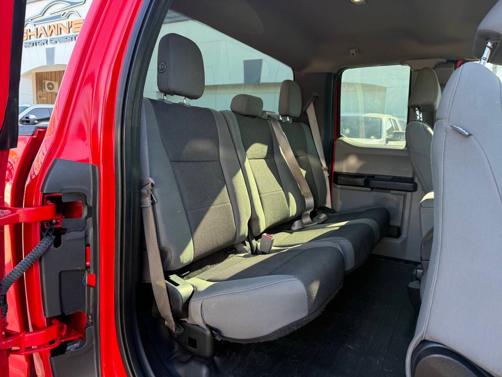 Ford F-150 Vehicle Full-screen Gallery Image 14