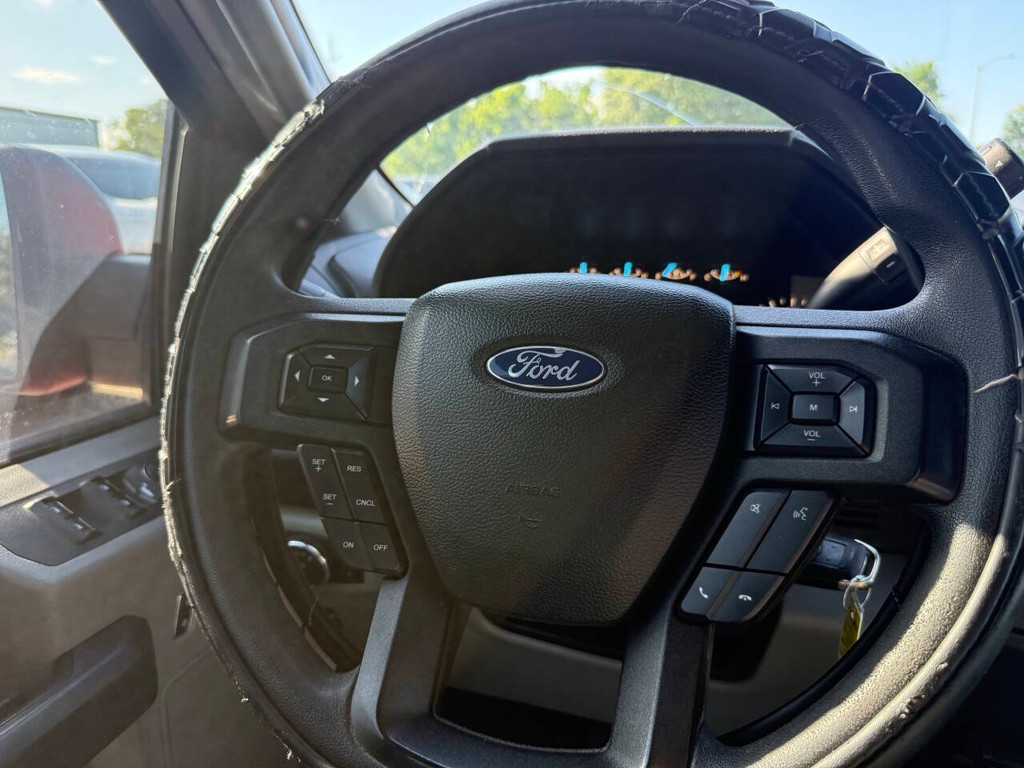 Ford F-150 Vehicle Full-screen Gallery Image 20