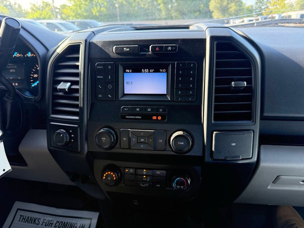 Ford F-150 Vehicle Full-screen Gallery Image 21