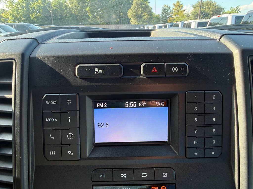 Ford F-150 Vehicle Full-screen Gallery Image 22