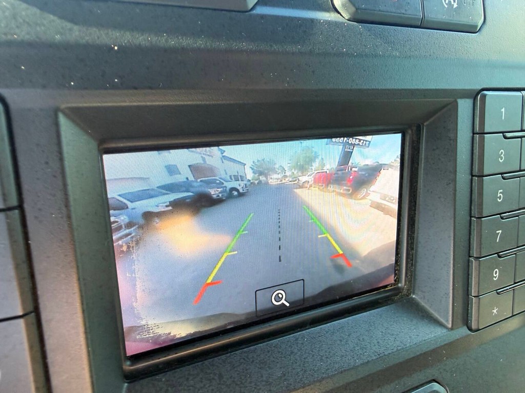Ford F-150 Vehicle Full-screen Gallery Image 24