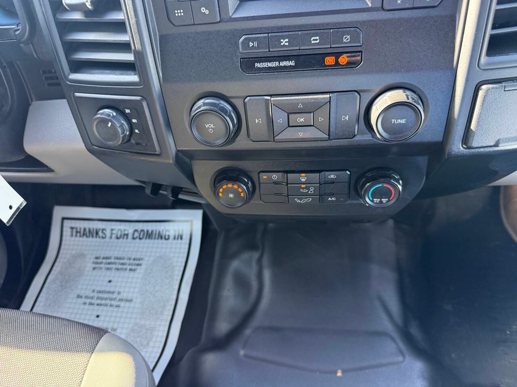 Ford F-150 Vehicle Full-screen Gallery Image 25