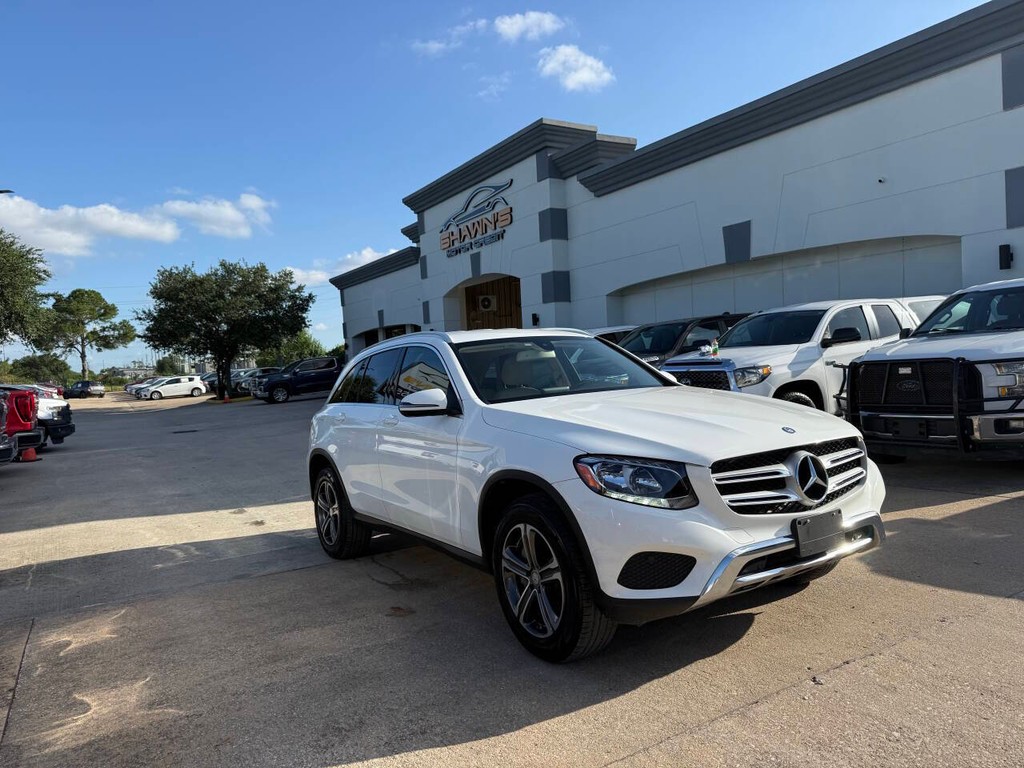 Mercedes-Benz GLC Vehicle Full-screen Gallery Image 41