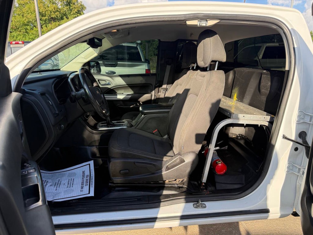 Chevrolet Colorado Vehicle Full-screen Gallery Image 15