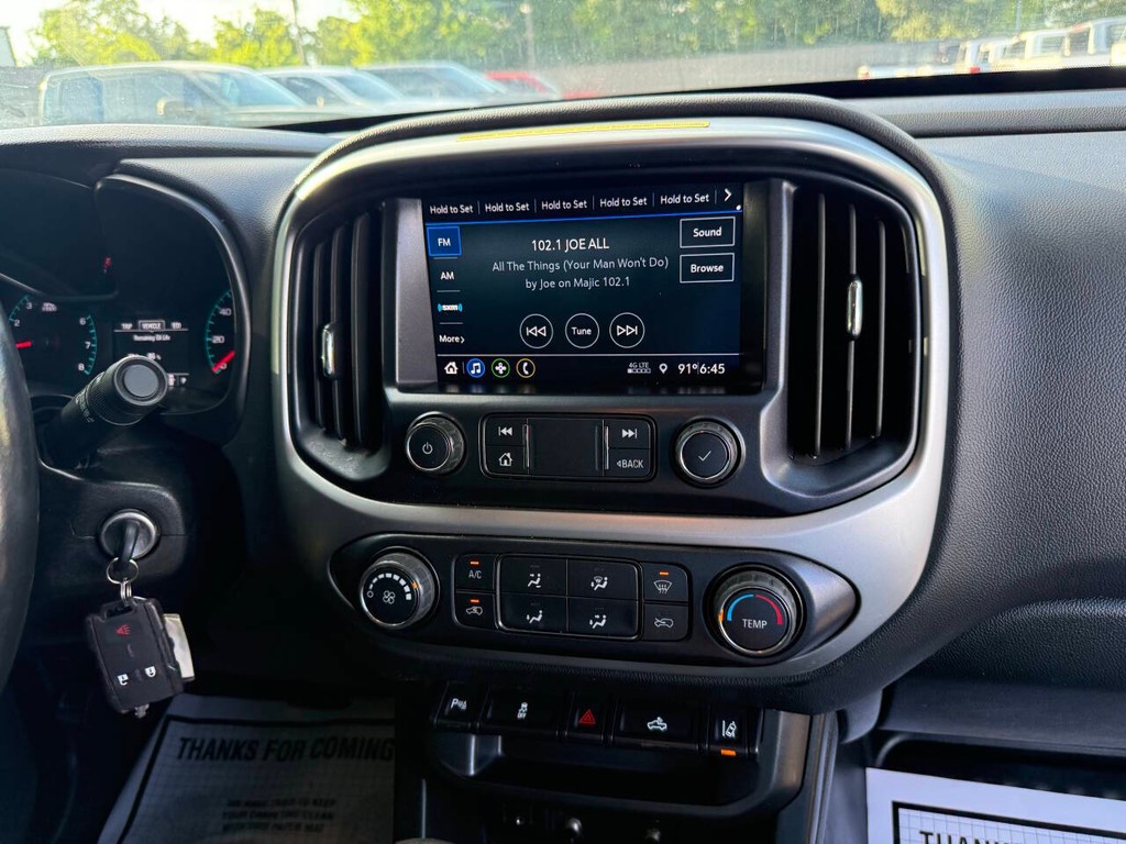 Chevrolet Colorado Vehicle Full-screen Gallery Image 24