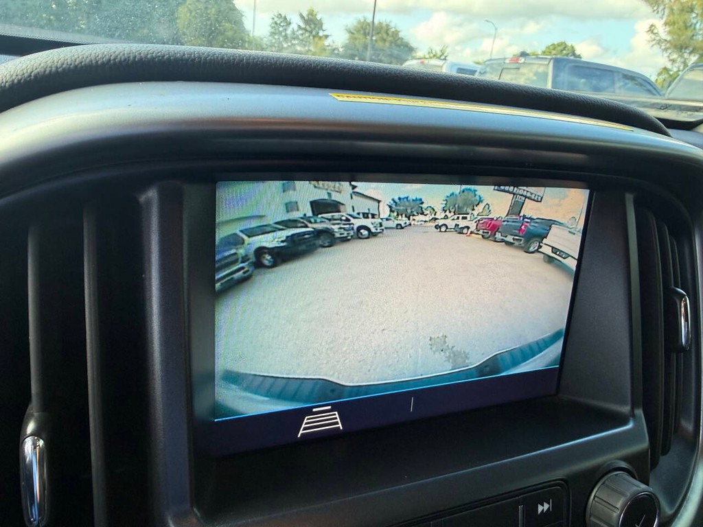 Chevrolet Colorado Vehicle Full-screen Gallery Image 26