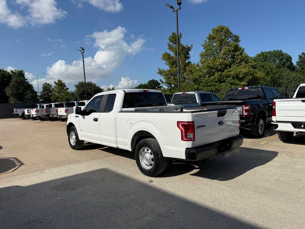 Ford F-150 Vehicle Full-screen Gallery Image 04