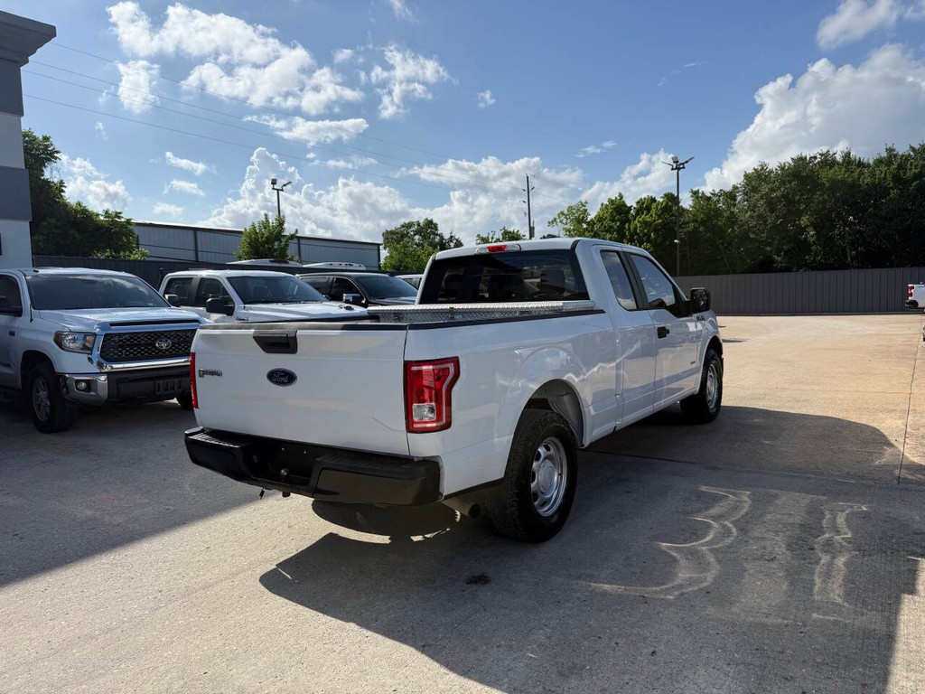 Ford F-150 Vehicle Full-screen Gallery Image 05