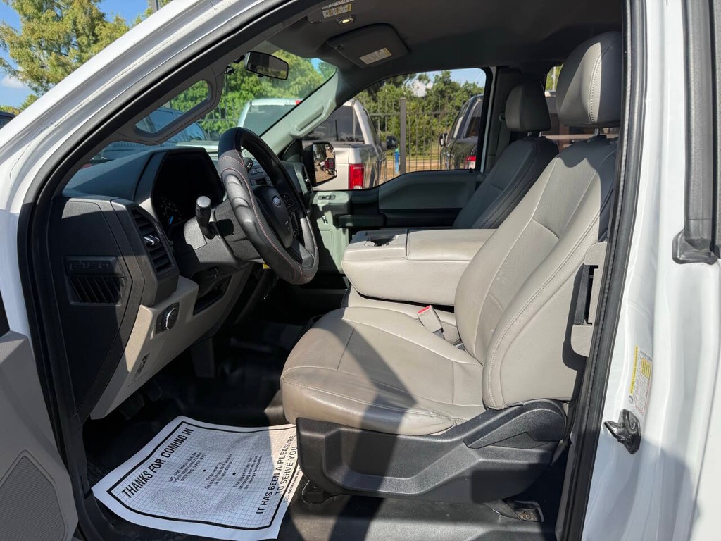 Ford F-150 Vehicle Full-screen Gallery Image 07