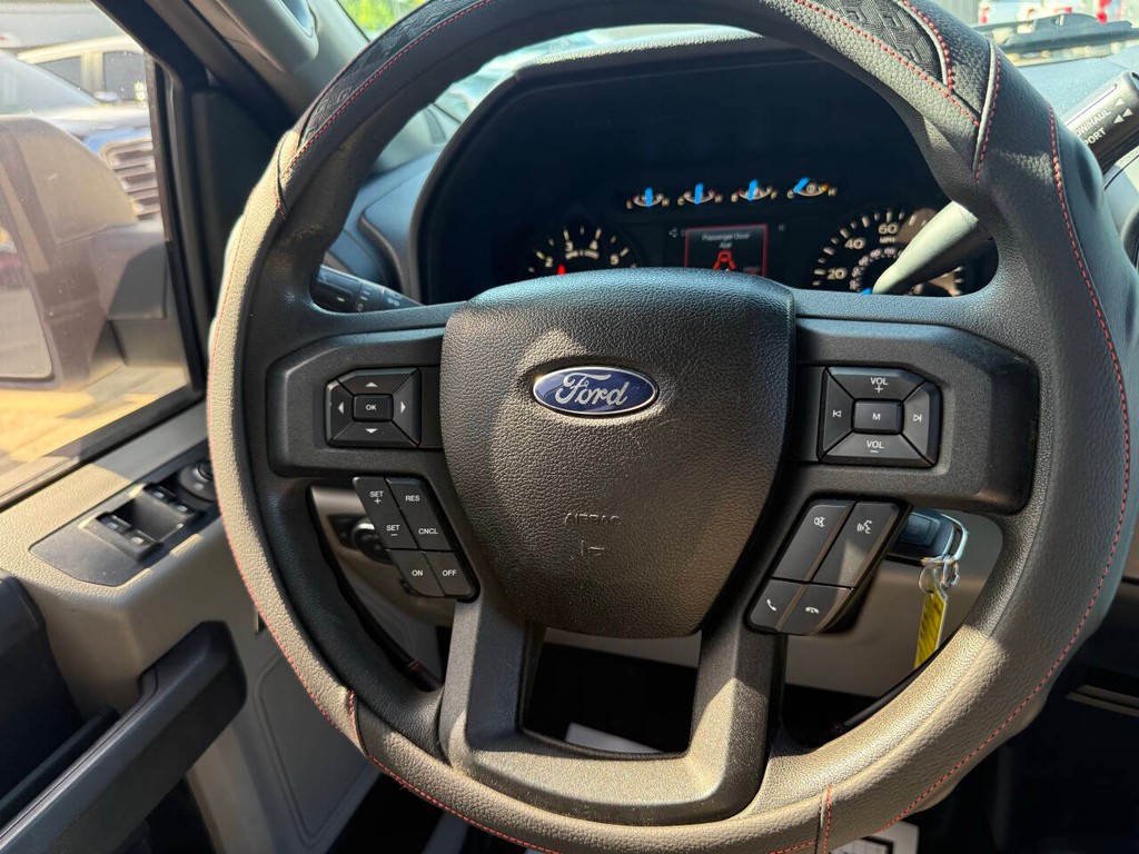 Ford F-150 Vehicle Full-screen Gallery Image 20
