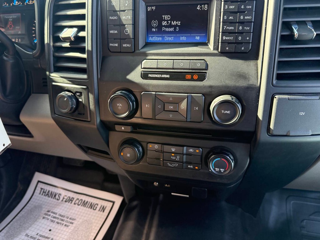 Ford F-150 Vehicle Full-screen Gallery Image 23