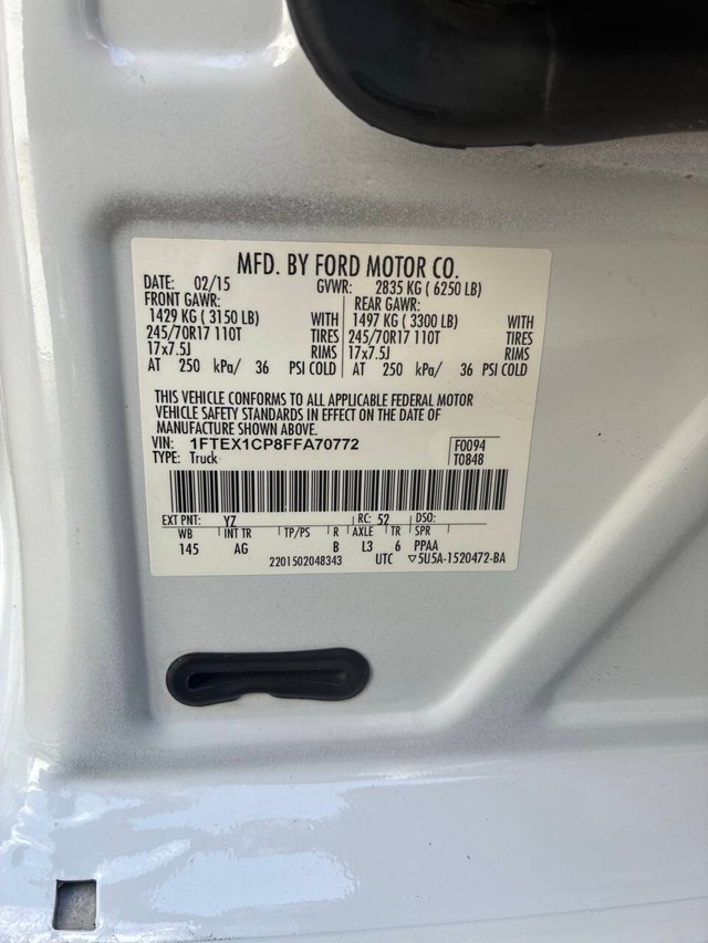 Ford F-150 Vehicle Full-screen Gallery Image 28