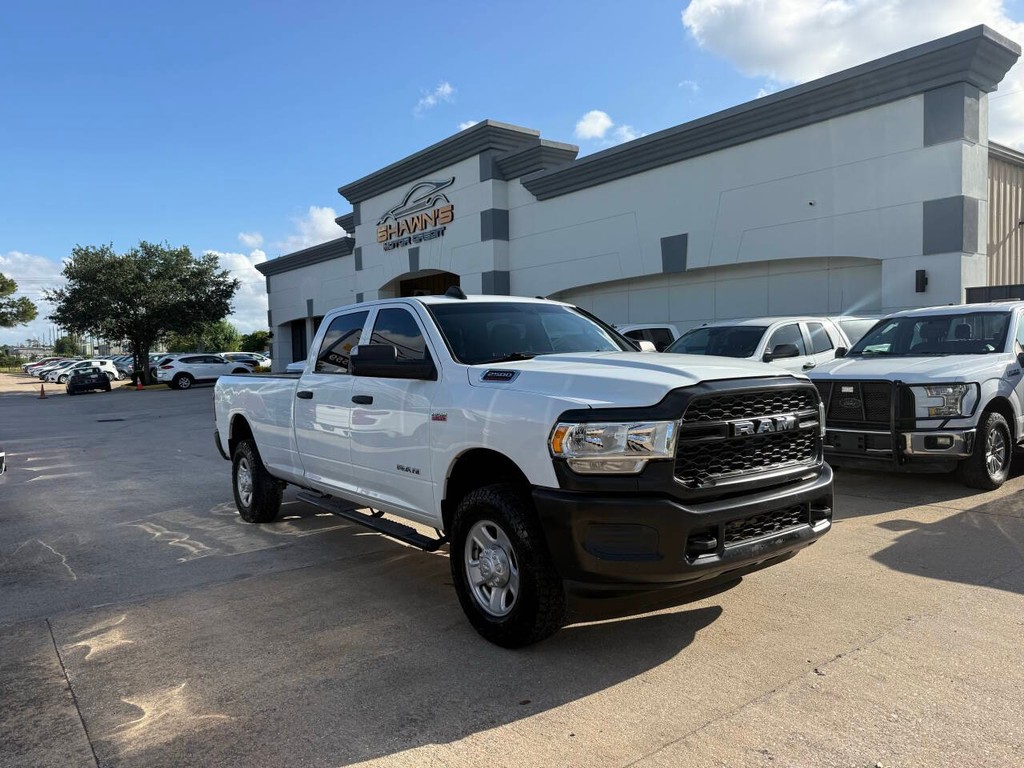 Ram 2500 Vehicle Full-screen Gallery Image 02