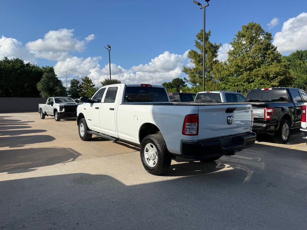 Ram 2500 Vehicle Full-screen Gallery Image 04