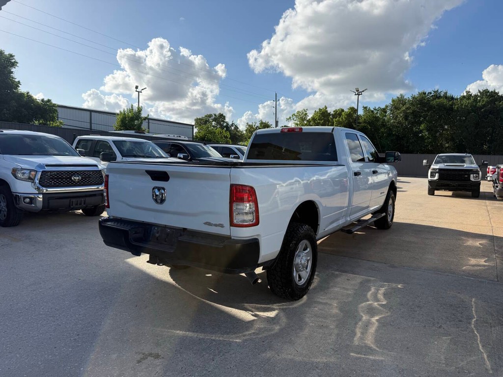 Ram 2500 Vehicle Full-screen Gallery Image 05