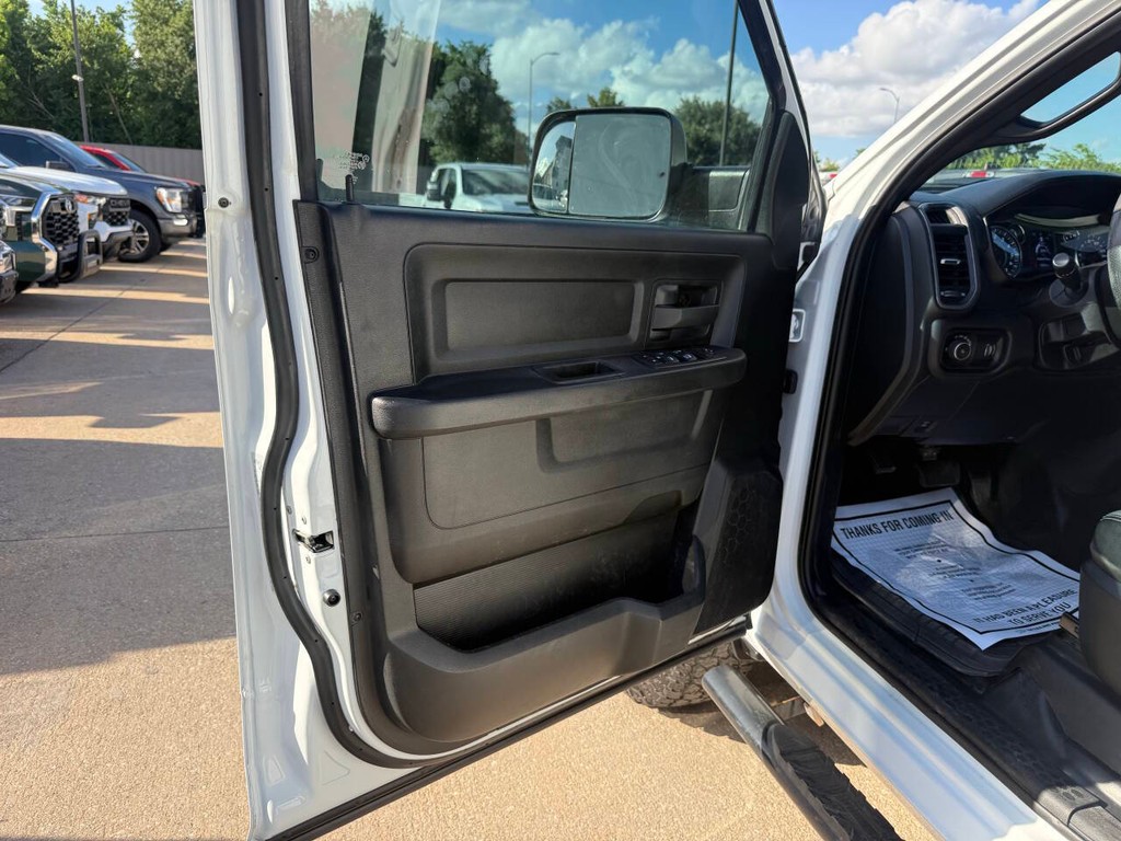 Ram 2500 Vehicle Full-screen Gallery Image 08