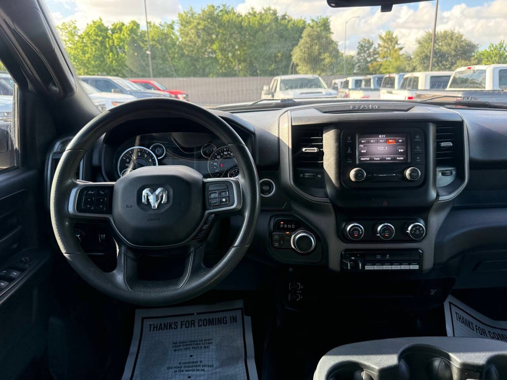 Ram 2500 Vehicle Full-screen Gallery Image 22