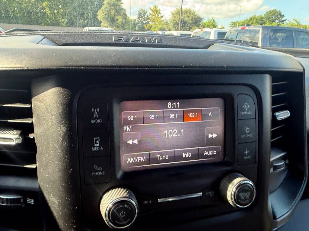 Ram 2500 Vehicle Full-screen Gallery Image 26