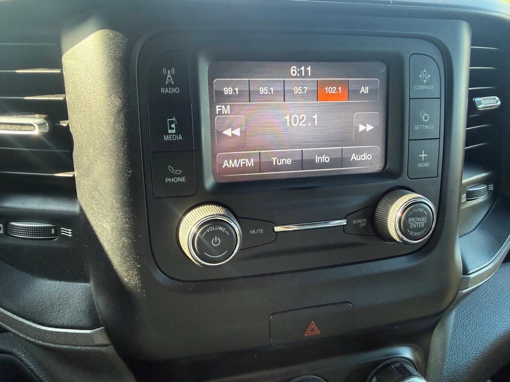 Ram 2500 Vehicle Full-screen Gallery Image 28
