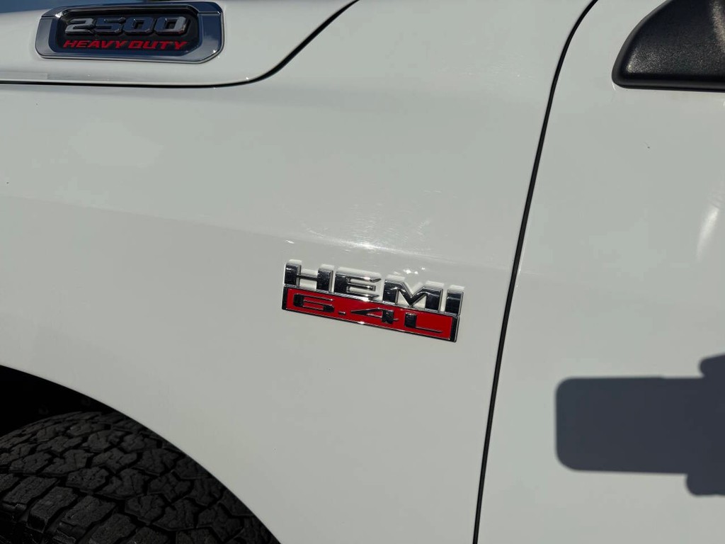 Ram 2500 Vehicle Full-screen Gallery Image 40
