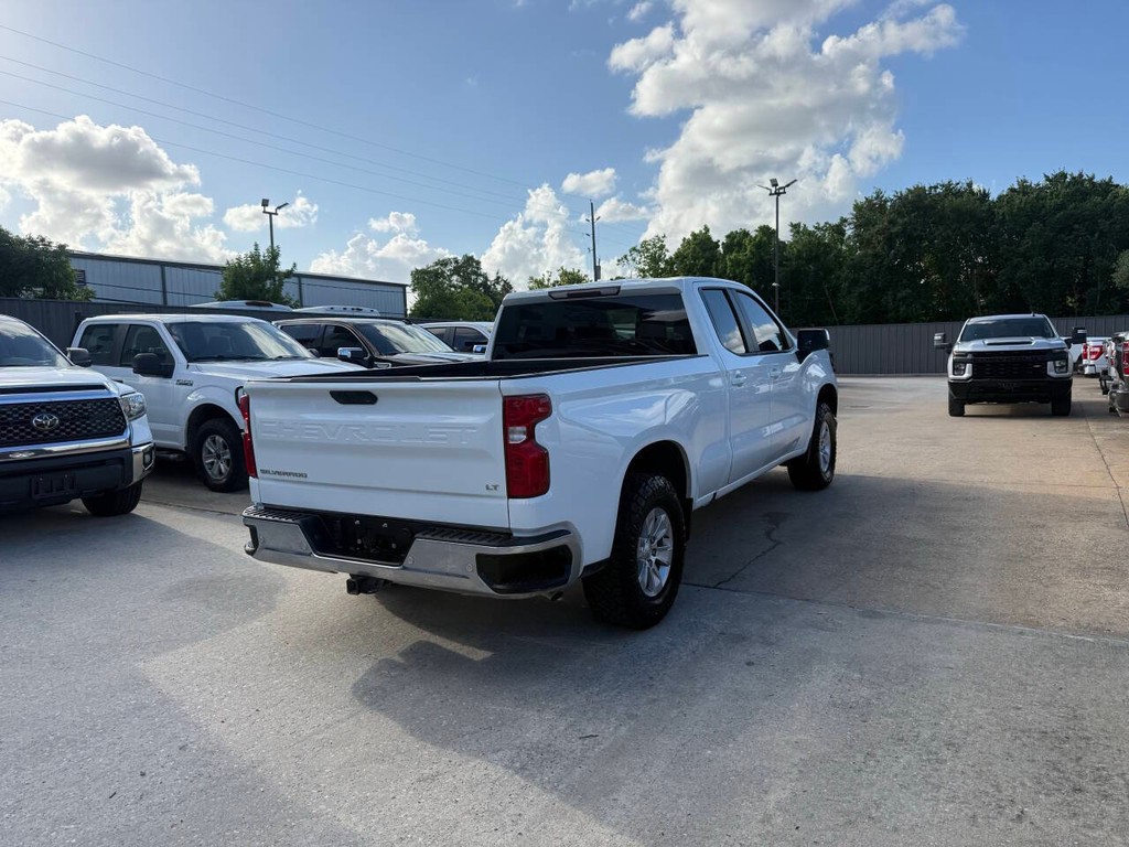 Chevrolet Silverado 1500 Vehicle Full-screen Gallery Image 05