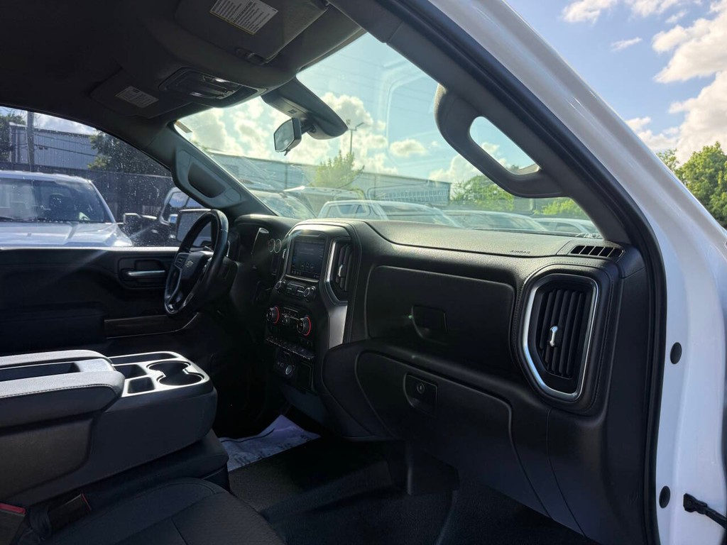Chevrolet Silverado 1500 Vehicle Full-screen Gallery Image 09