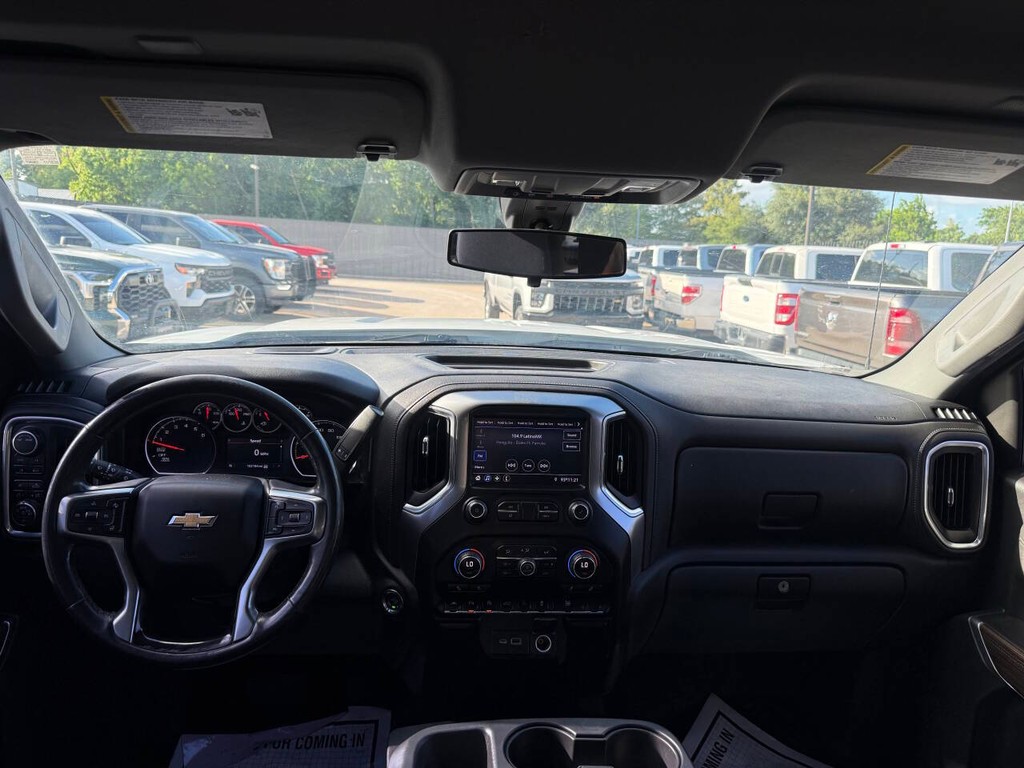 Chevrolet Silverado 1500 Vehicle Full-screen Gallery Image 16