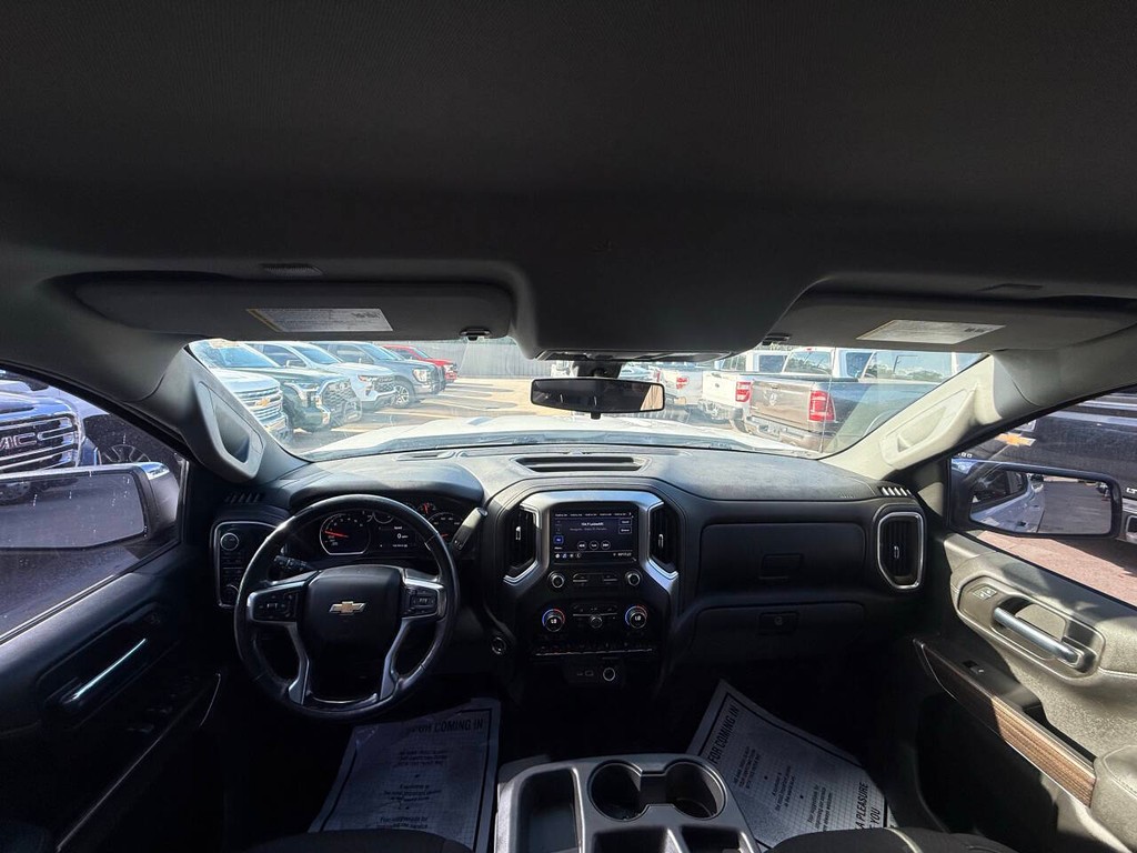 Chevrolet Silverado 1500 Vehicle Full-screen Gallery Image 17