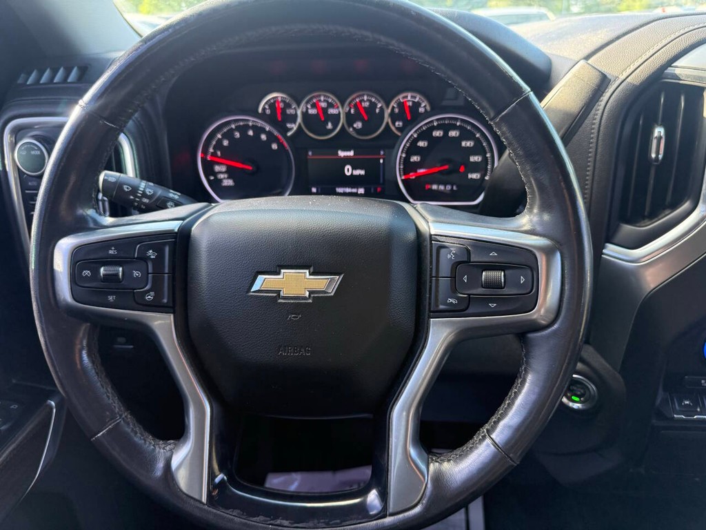 Chevrolet Silverado 1500 Vehicle Full-screen Gallery Image 22