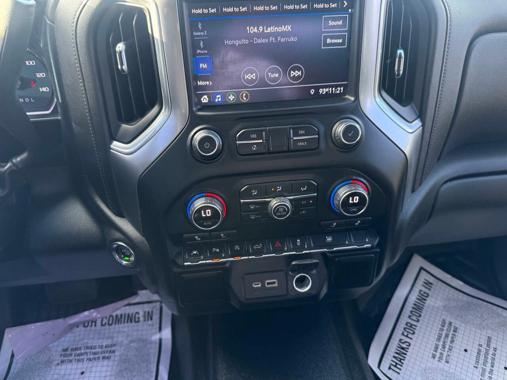 Chevrolet Silverado 1500 Vehicle Full-screen Gallery Image 26