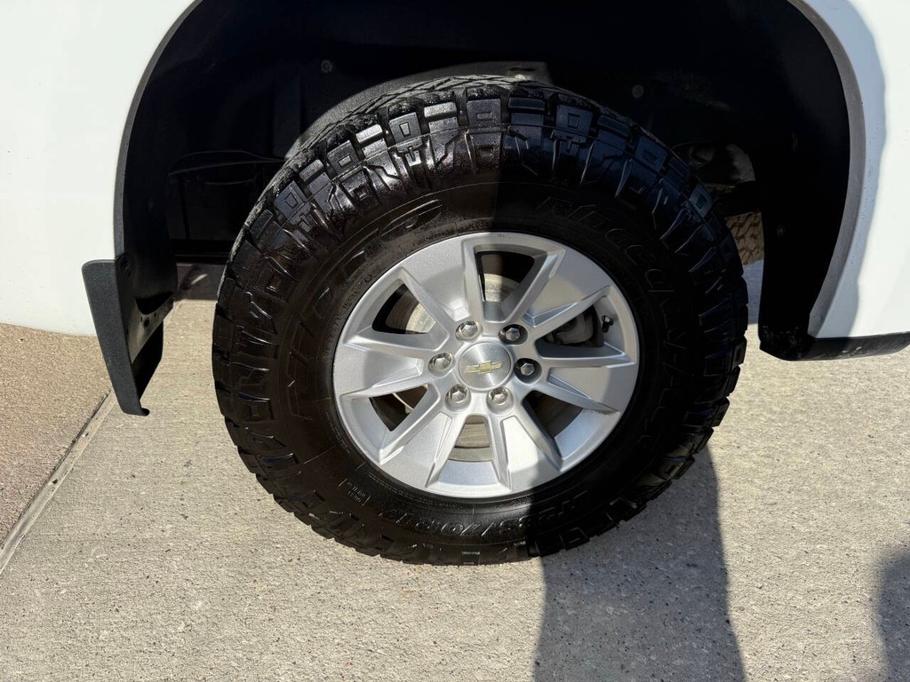 Chevrolet Silverado 1500 Vehicle Full-screen Gallery Image 34