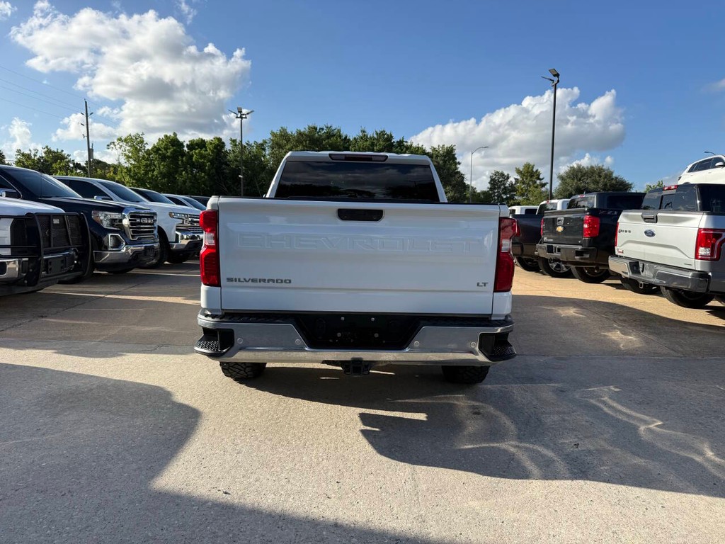 Chevrolet Silverado 1500 Vehicle Full-screen Gallery Image 36