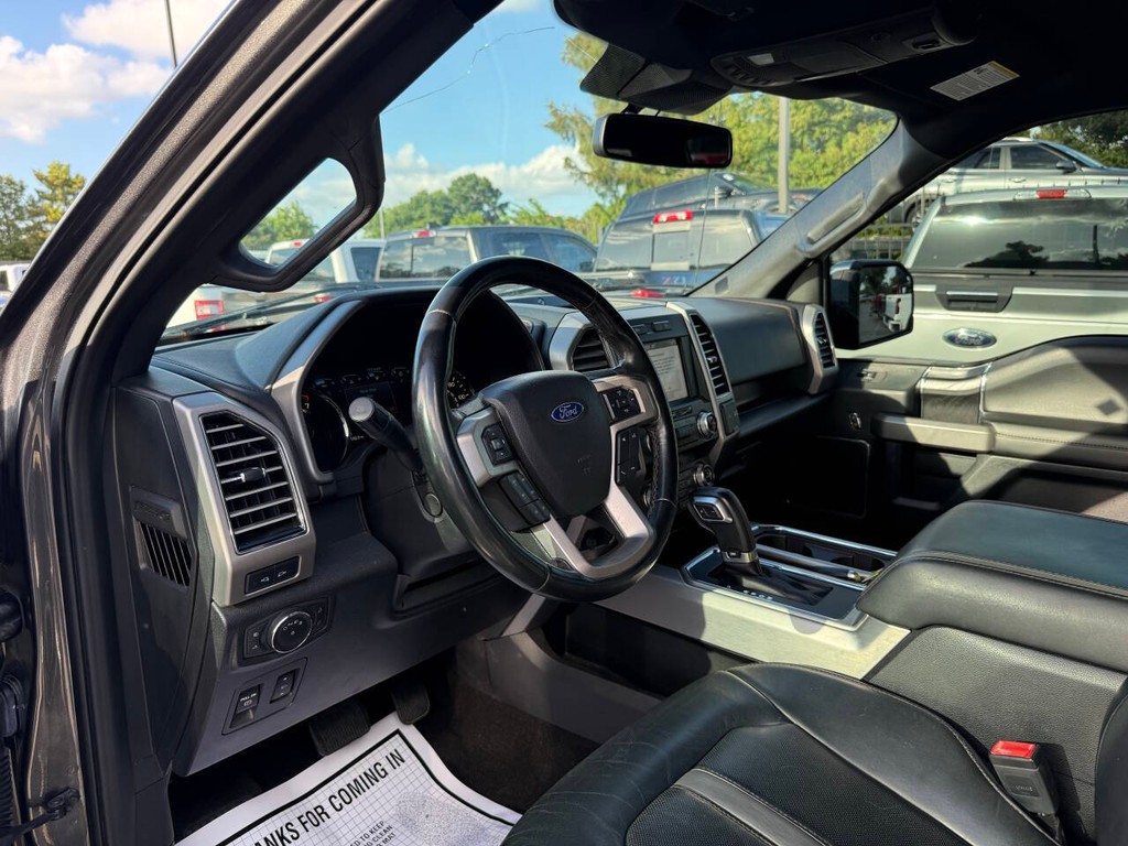 Ford F-150 Vehicle Full-screen Gallery Image 06
