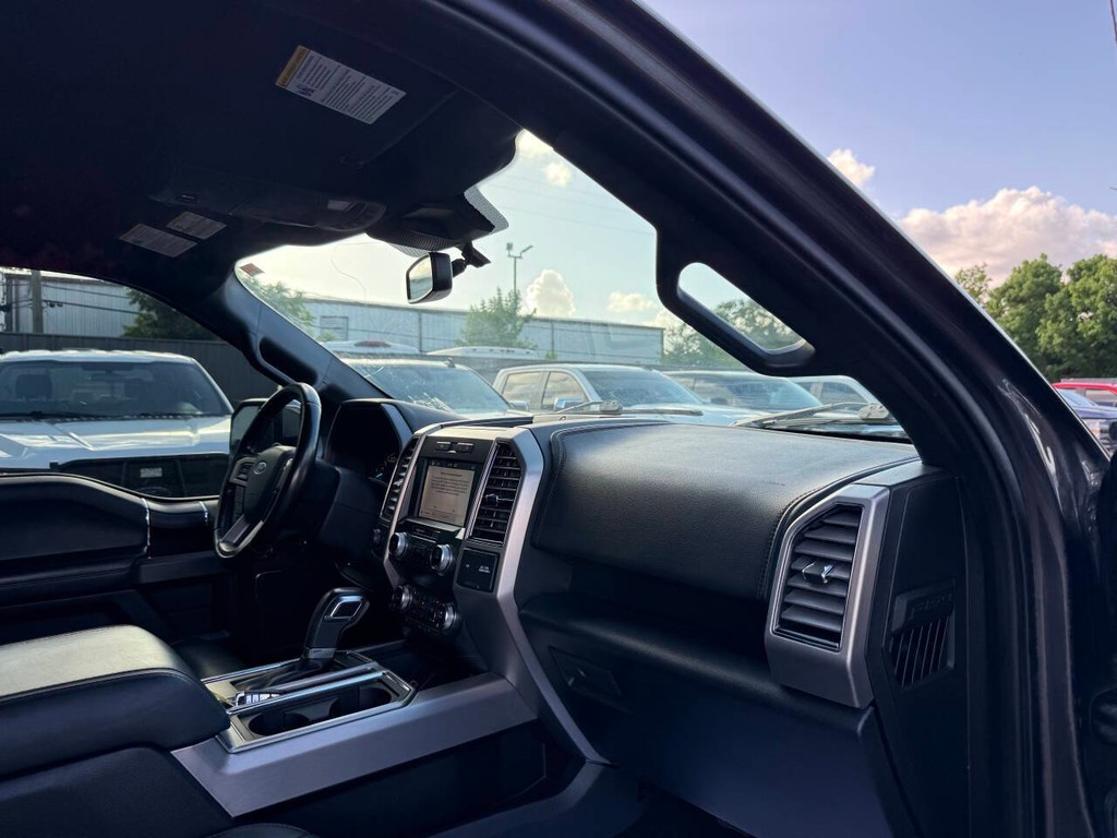 Ford F-150 Vehicle Full-screen Gallery Image 09