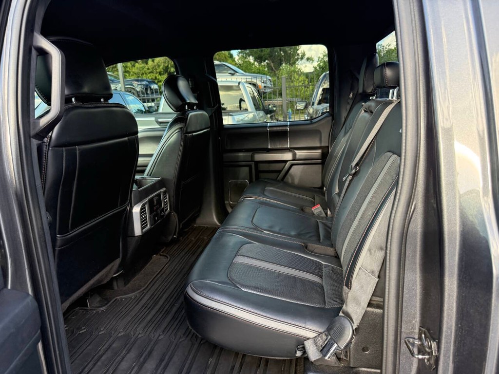 Ford F-150 Vehicle Full-screen Gallery Image 13