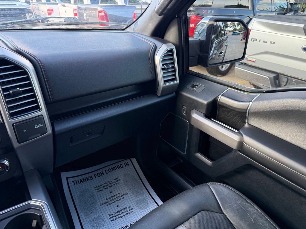 Ford F-150 Vehicle Full-screen Gallery Image 20