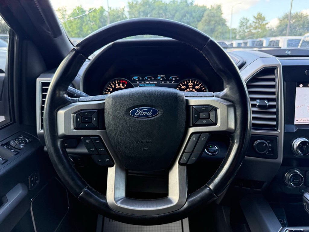 Ford F-150 Vehicle Full-screen Gallery Image 22